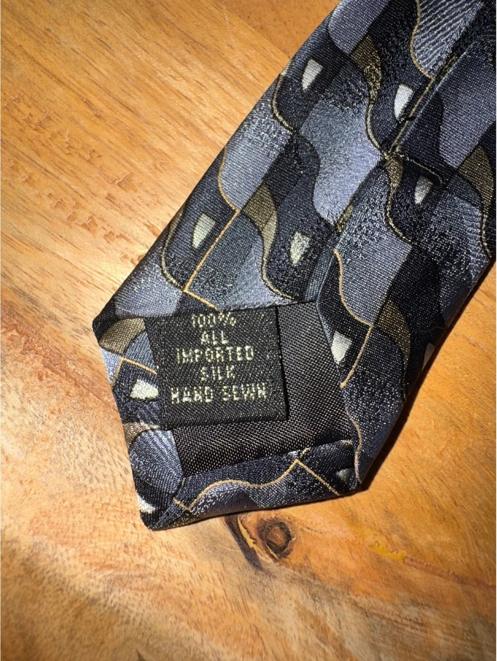 Facets geometric pattern 100% silk tie new with tags